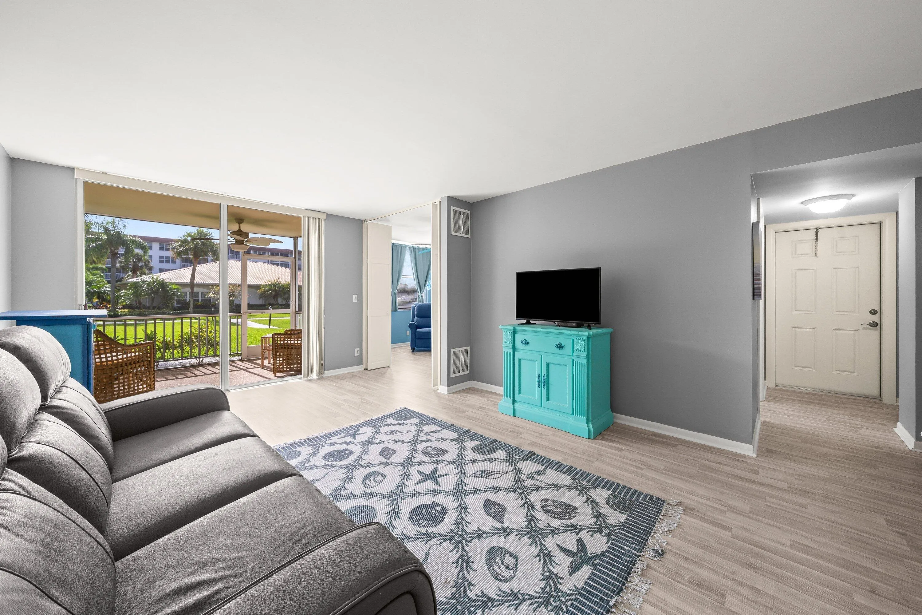 2525 Florida 130