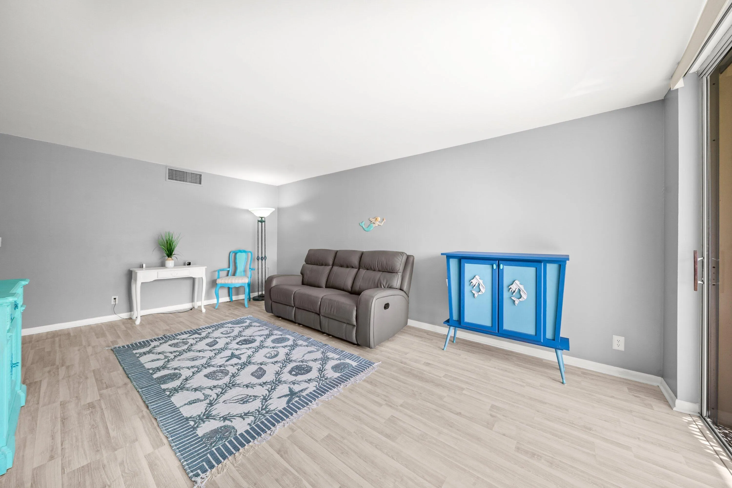2525 Florida 130