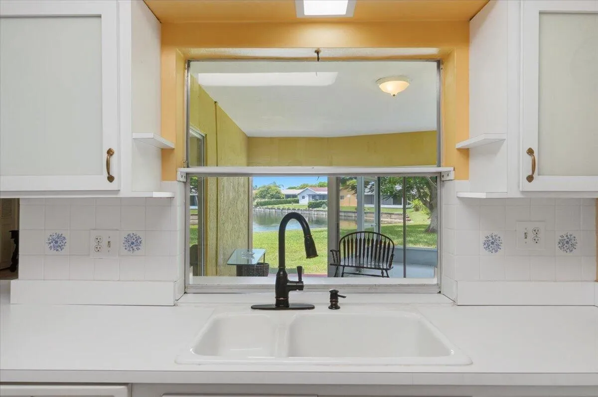 11-Kitchen View