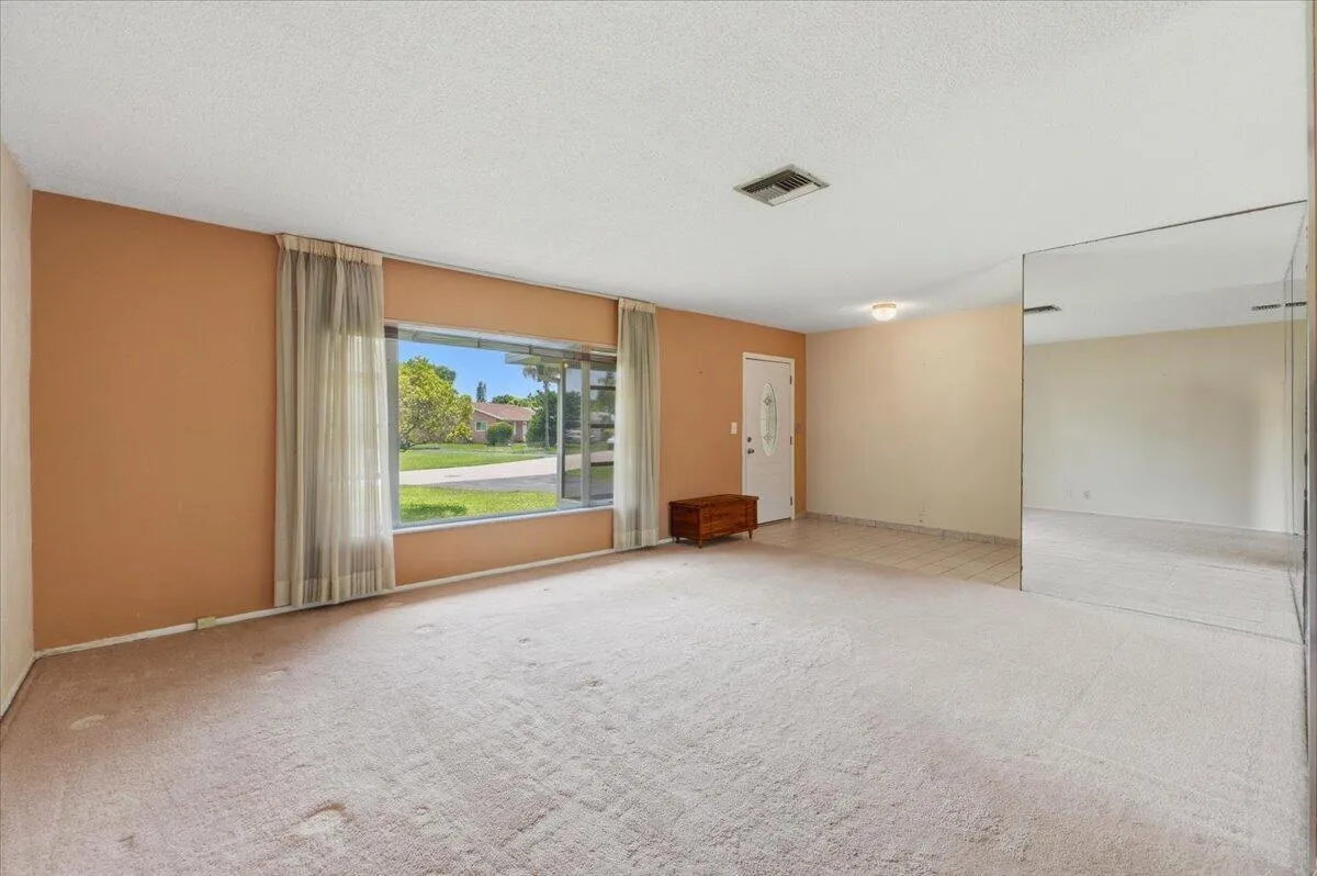 09-Living Room