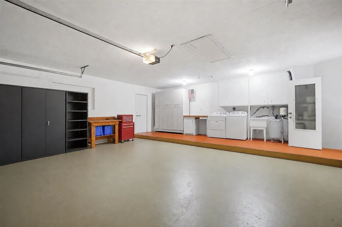 26-Garage
