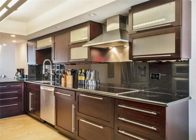 Kitchen with lots of fantastic cabinetry