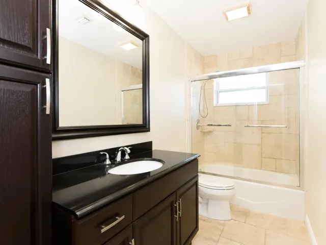 bathroom2