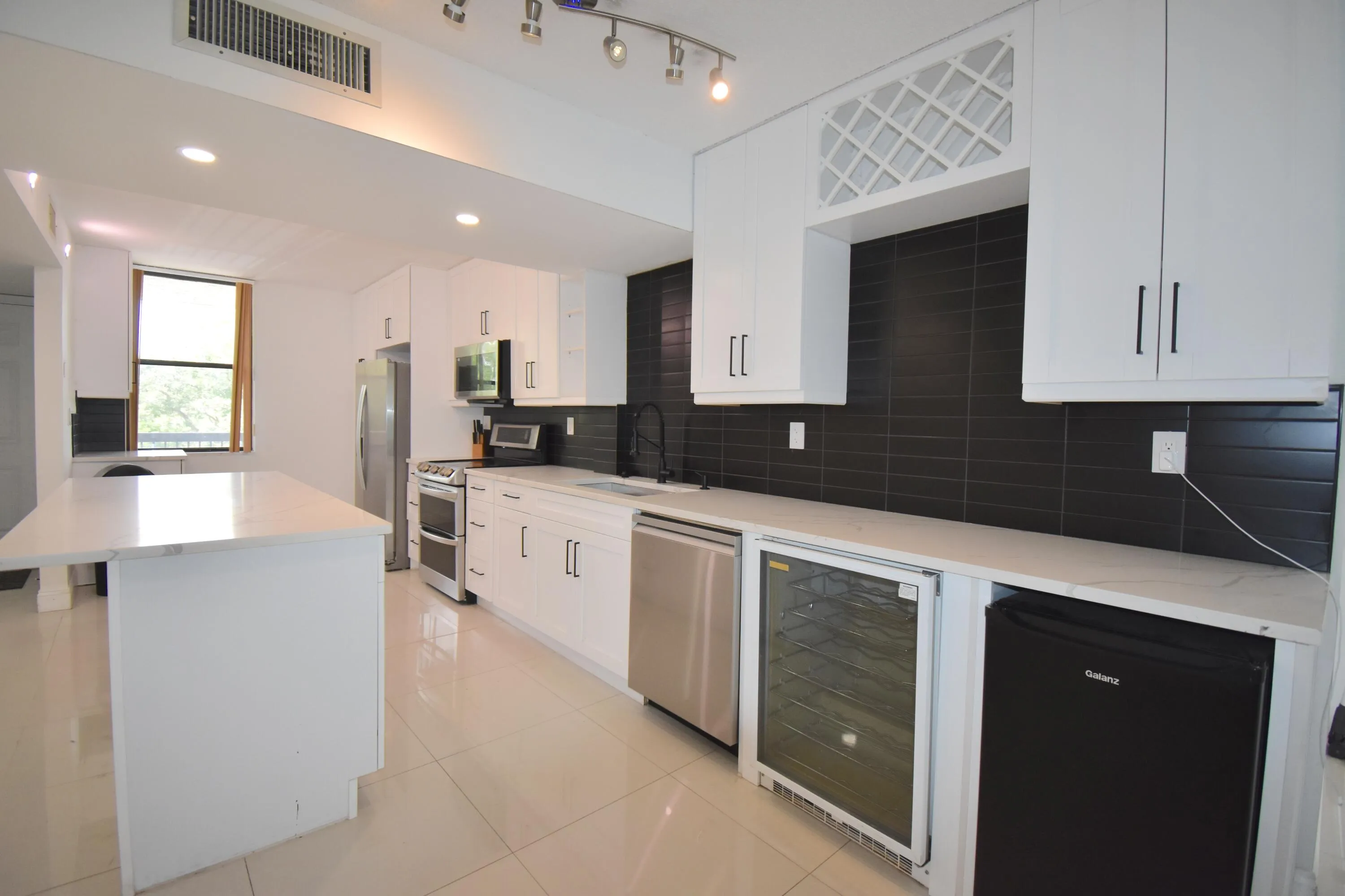 2768 kitche 2