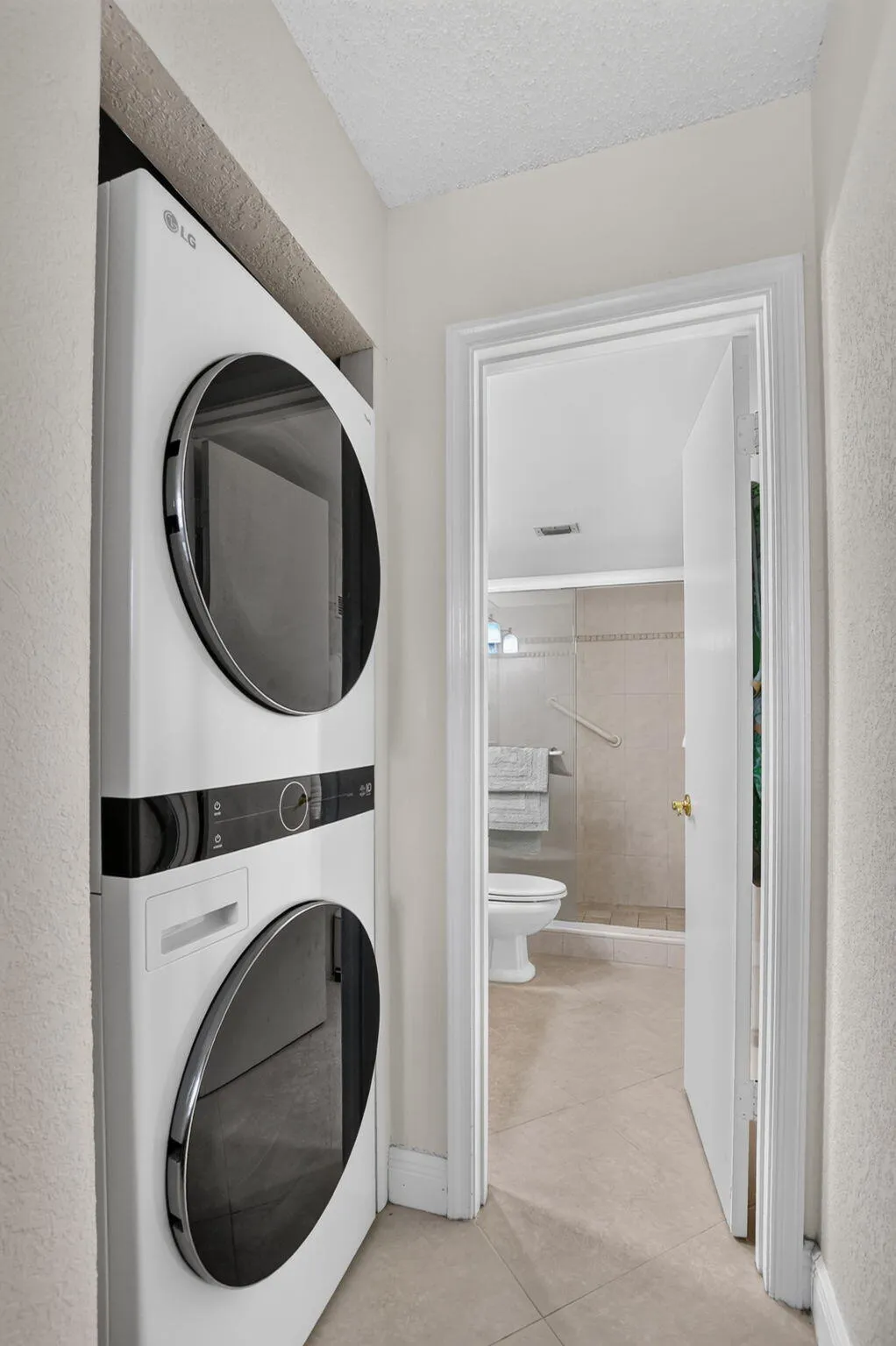 In unit Washer/dryer