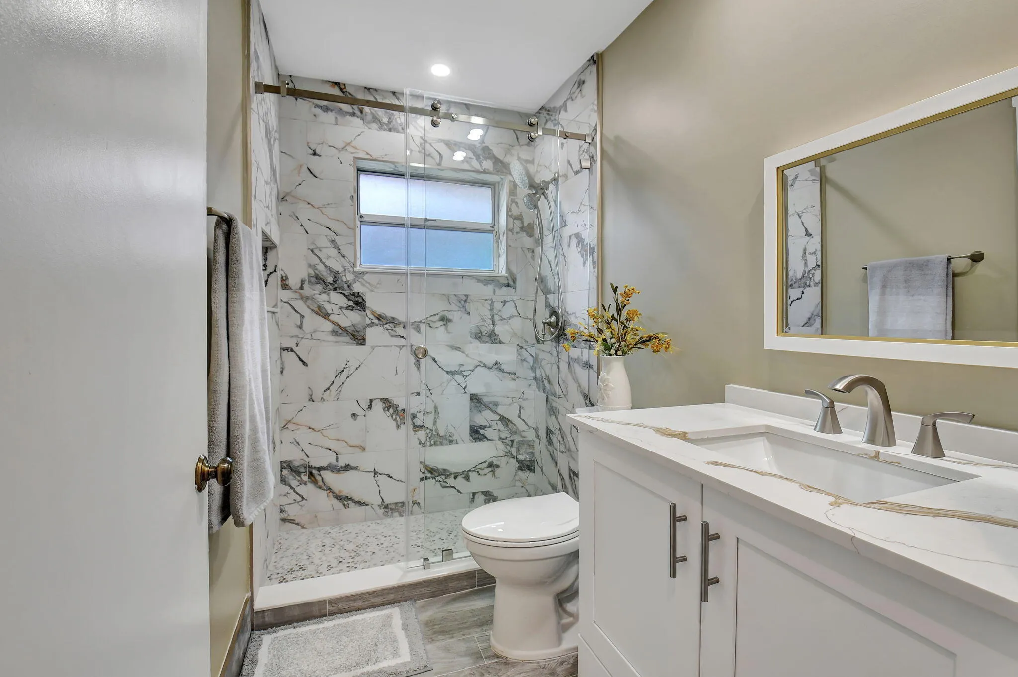 2nd Bathroom