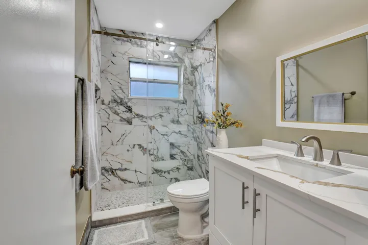 2nd Bathroom
