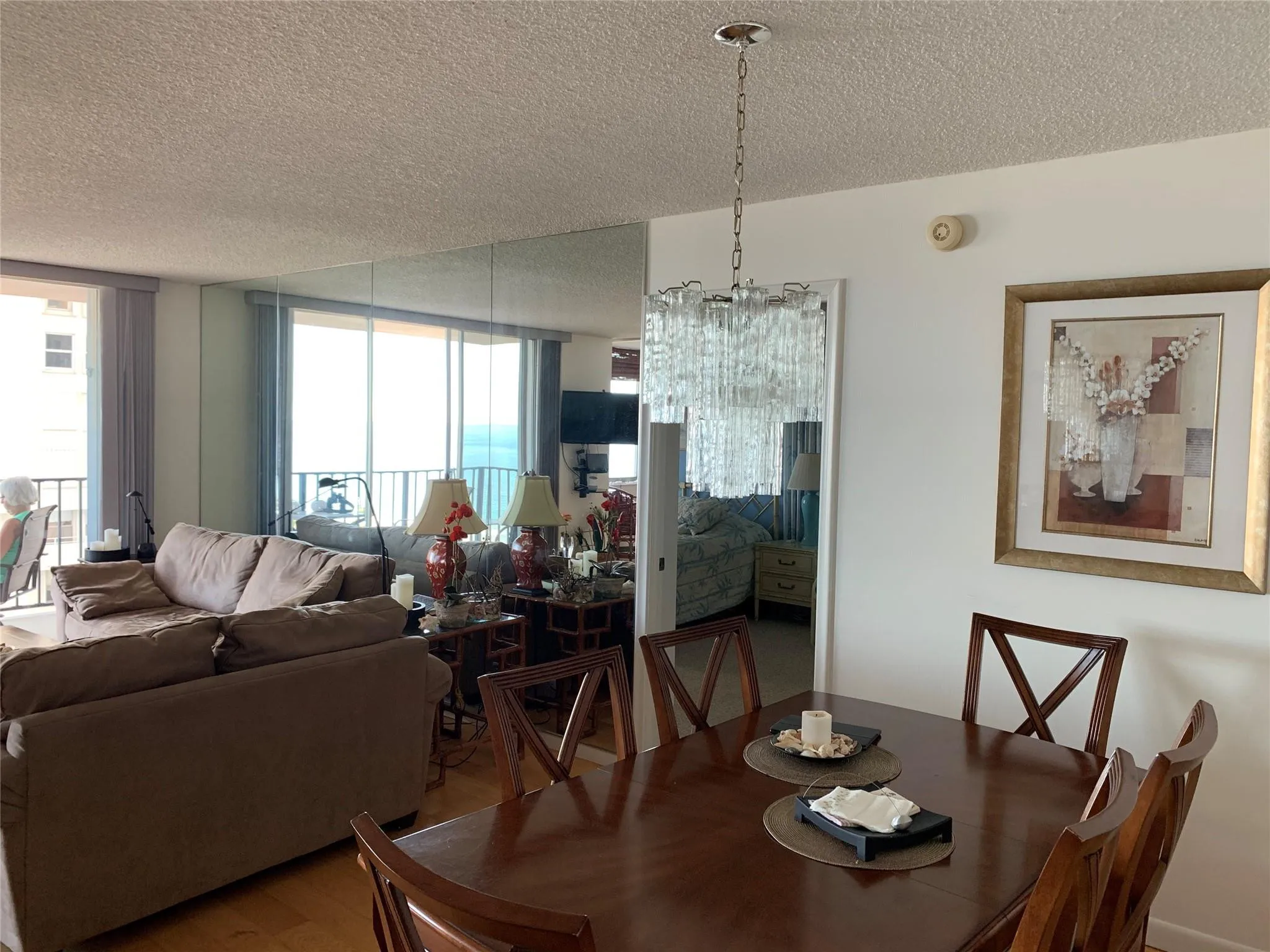 Living/dining room