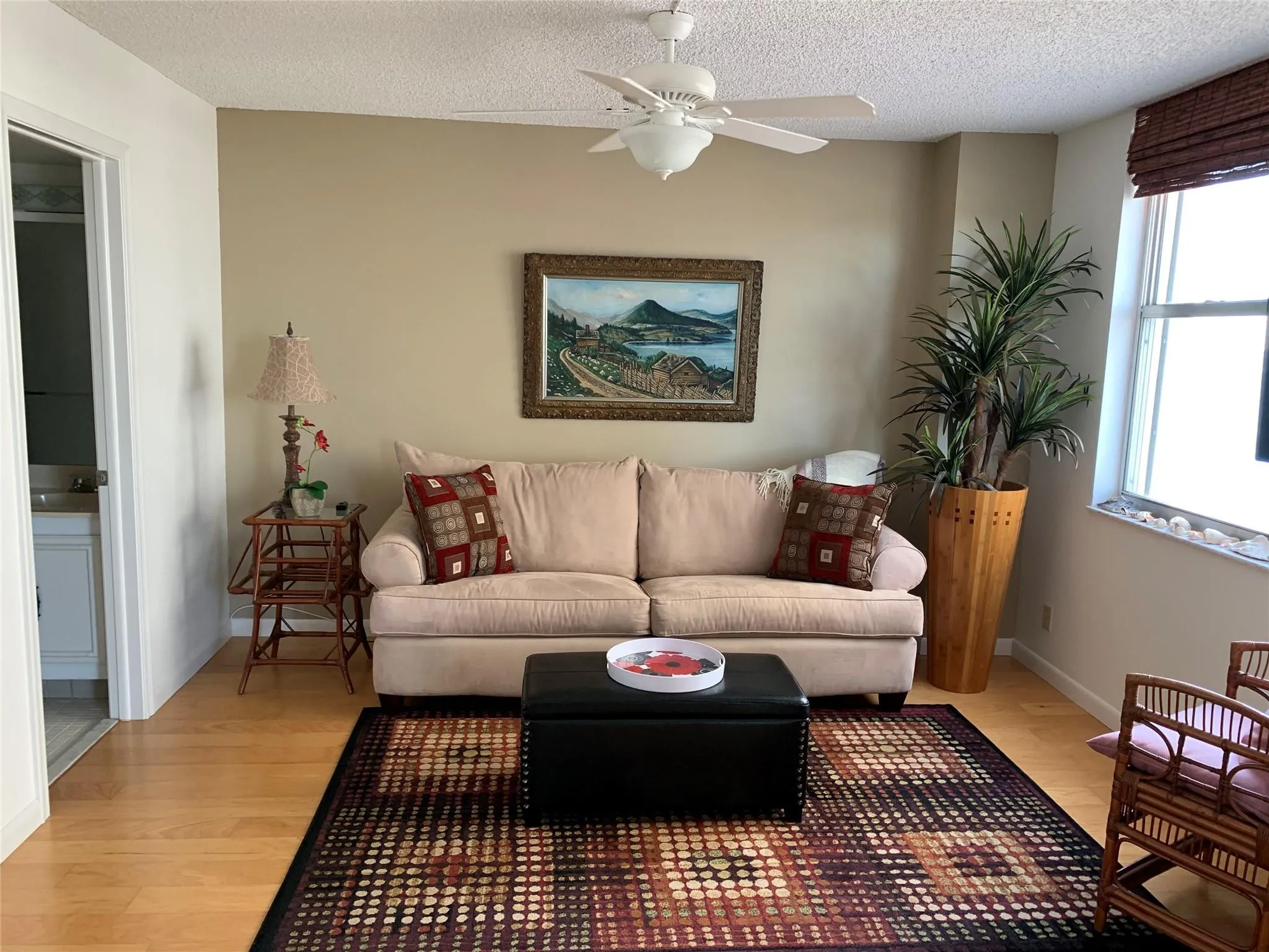 Guest bedroom with sleeper sofa