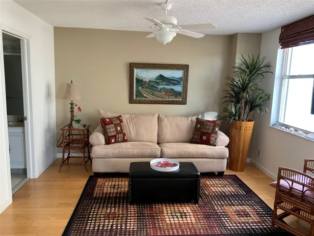 Guest bedroom with sleeper sofa