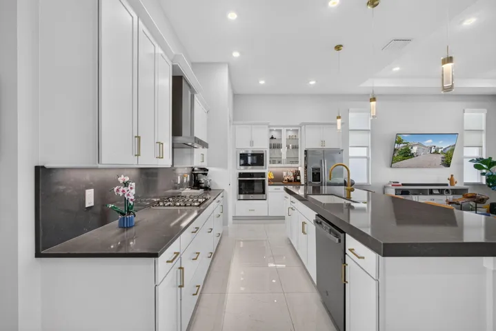 Spacious Kitchen