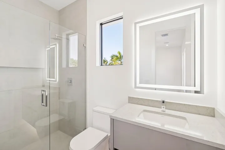 261 NW 8th St Boca Raton FL 44