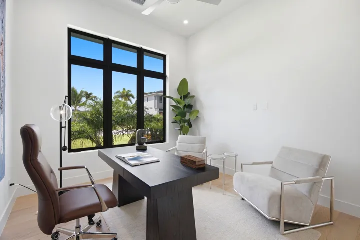261 NW 8th St Boca Raton FL 25