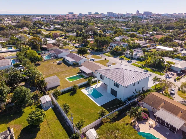 261 NW 8th St Boca Raton FL 66