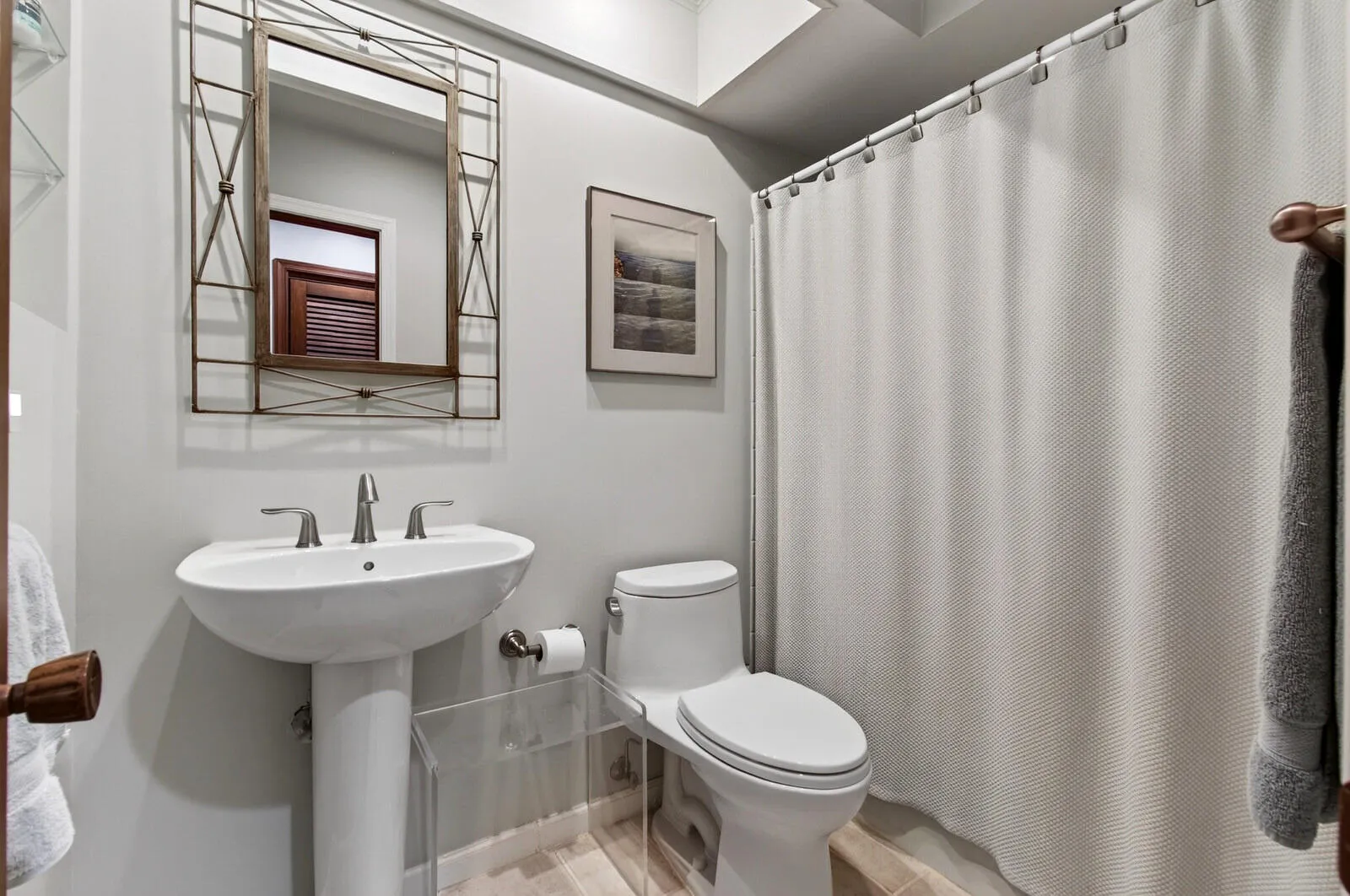 Guest Bathroom
