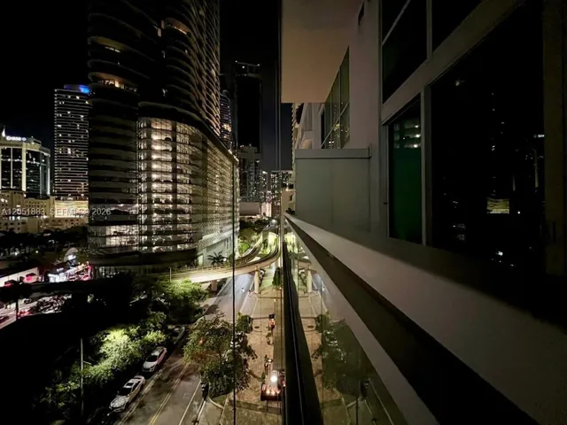 Photo 32