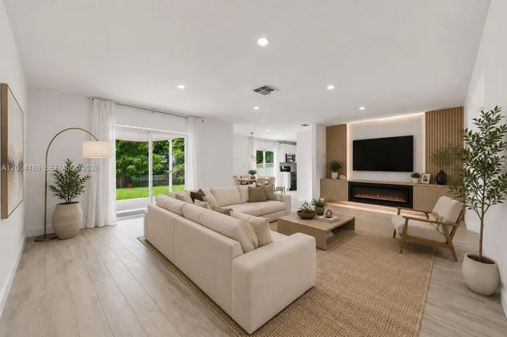 STAGED PHOTOS