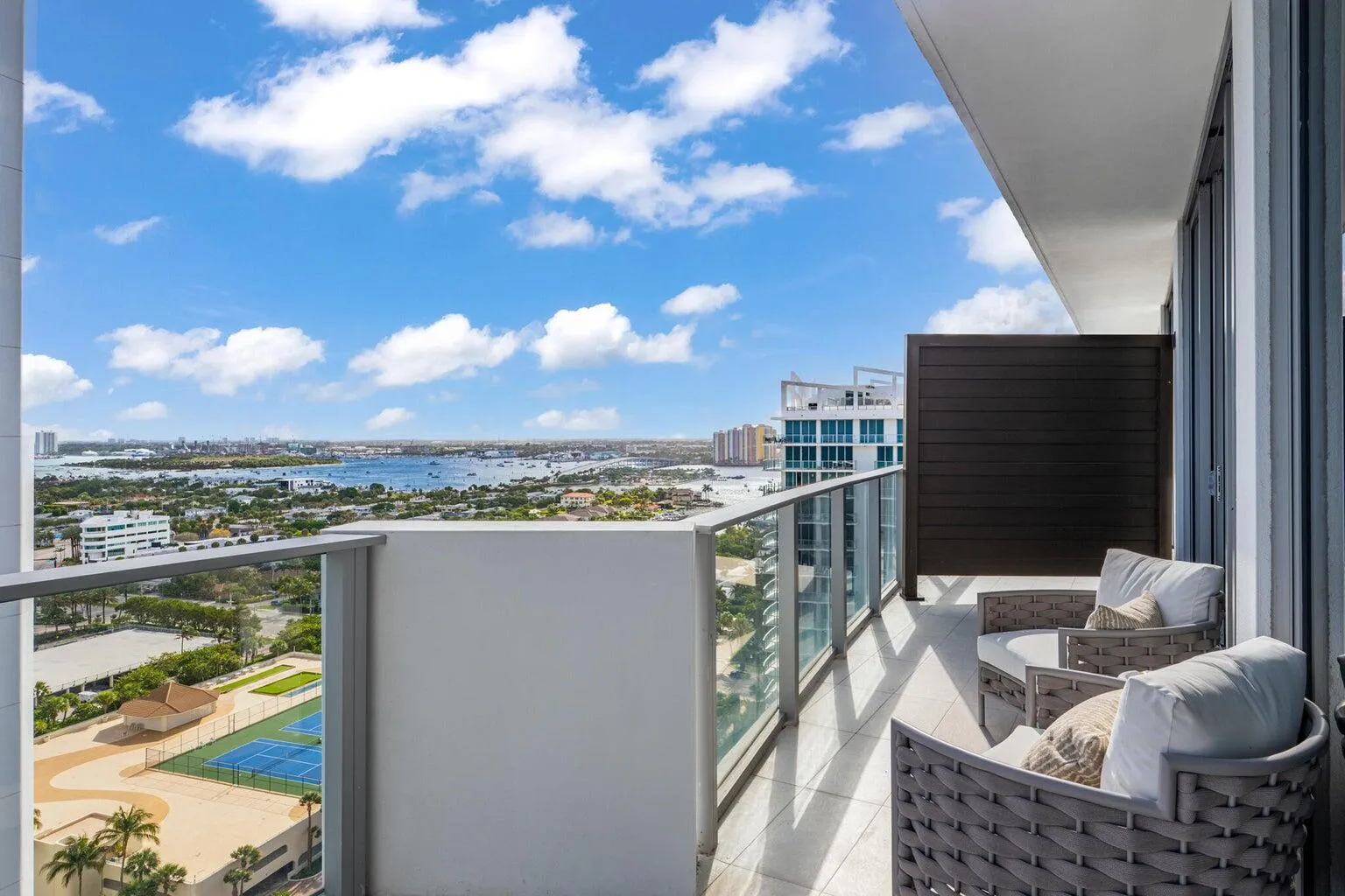Guest​​‌​​​​‌​​‌‌​‌‌​​​‌‌​‌​‌​‌​​​‌​​ Balcony