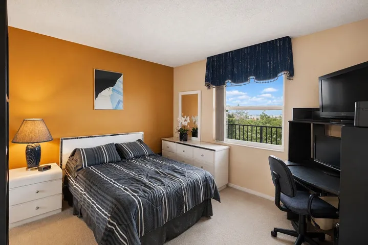 Second bedroom