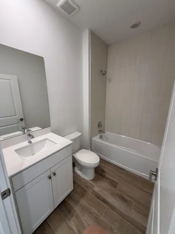Lot 17 bathroom 2