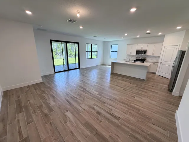 lot 17 grat room 2