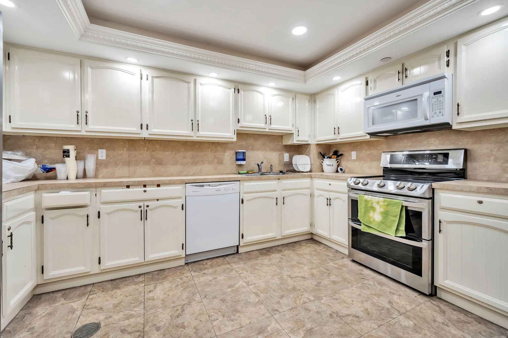 Clubouse kitchen