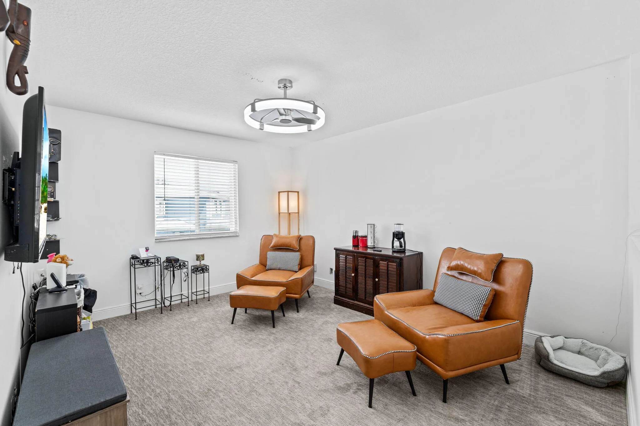 8-web-or-mls-A7404157