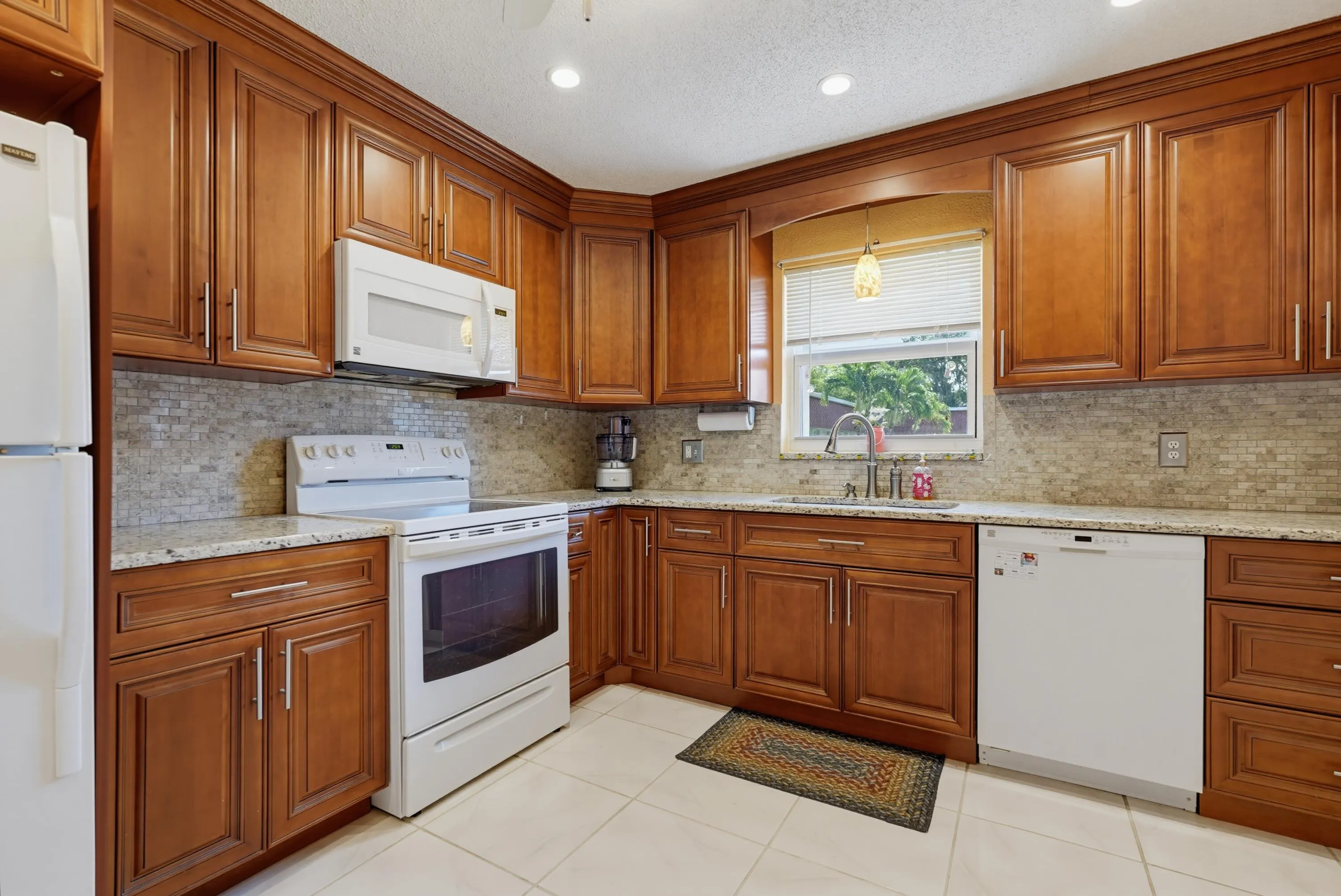Beautifully updated kitchen