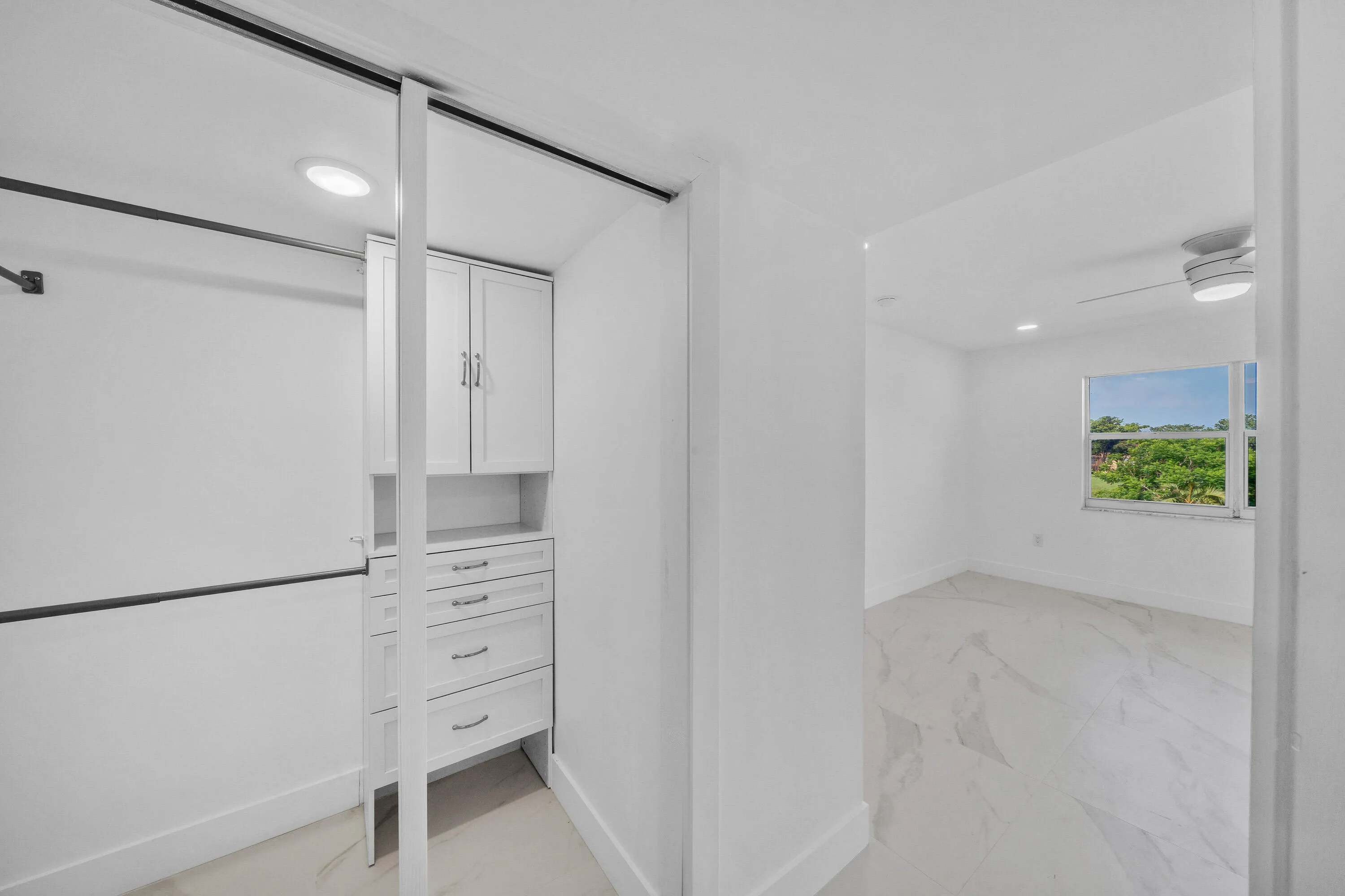 8 Primary Bathroom+Closet (5)