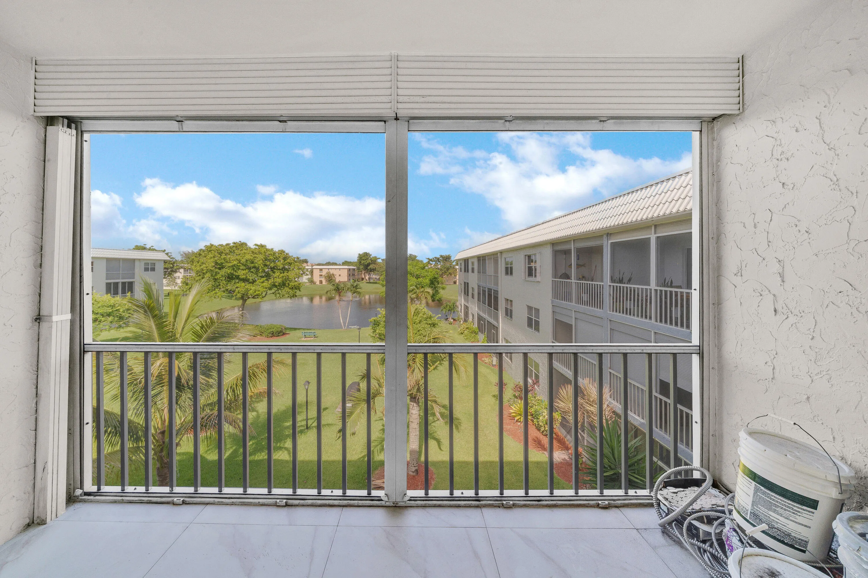 11 Balcony (3)