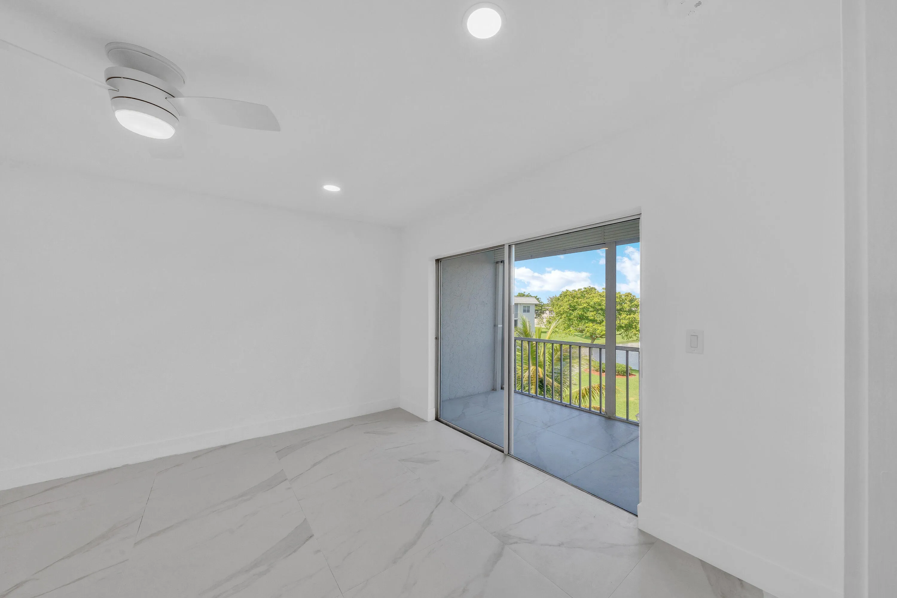 11 Balcony (1)