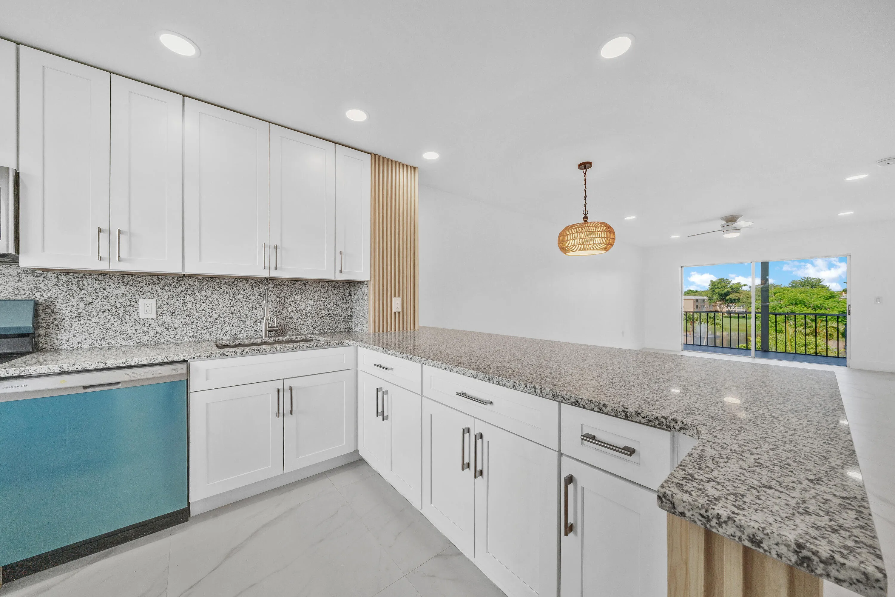 4 Kitchen (2)