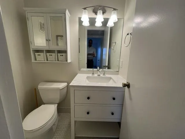 1/2 Bath