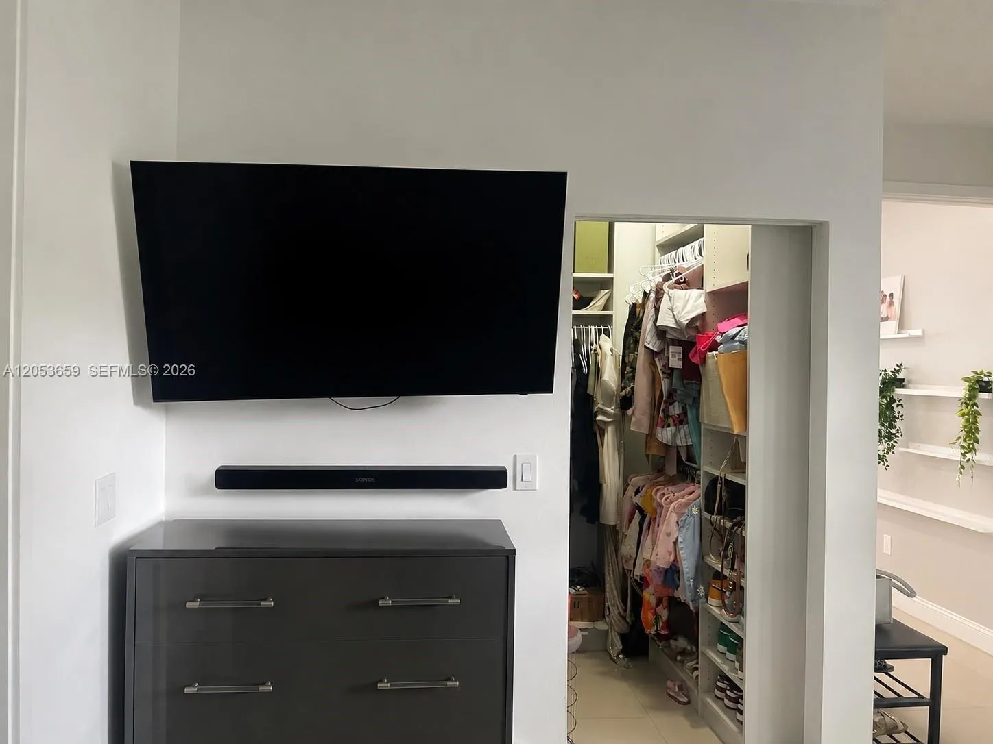 walkin closet