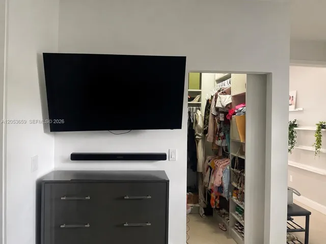 walkin closet