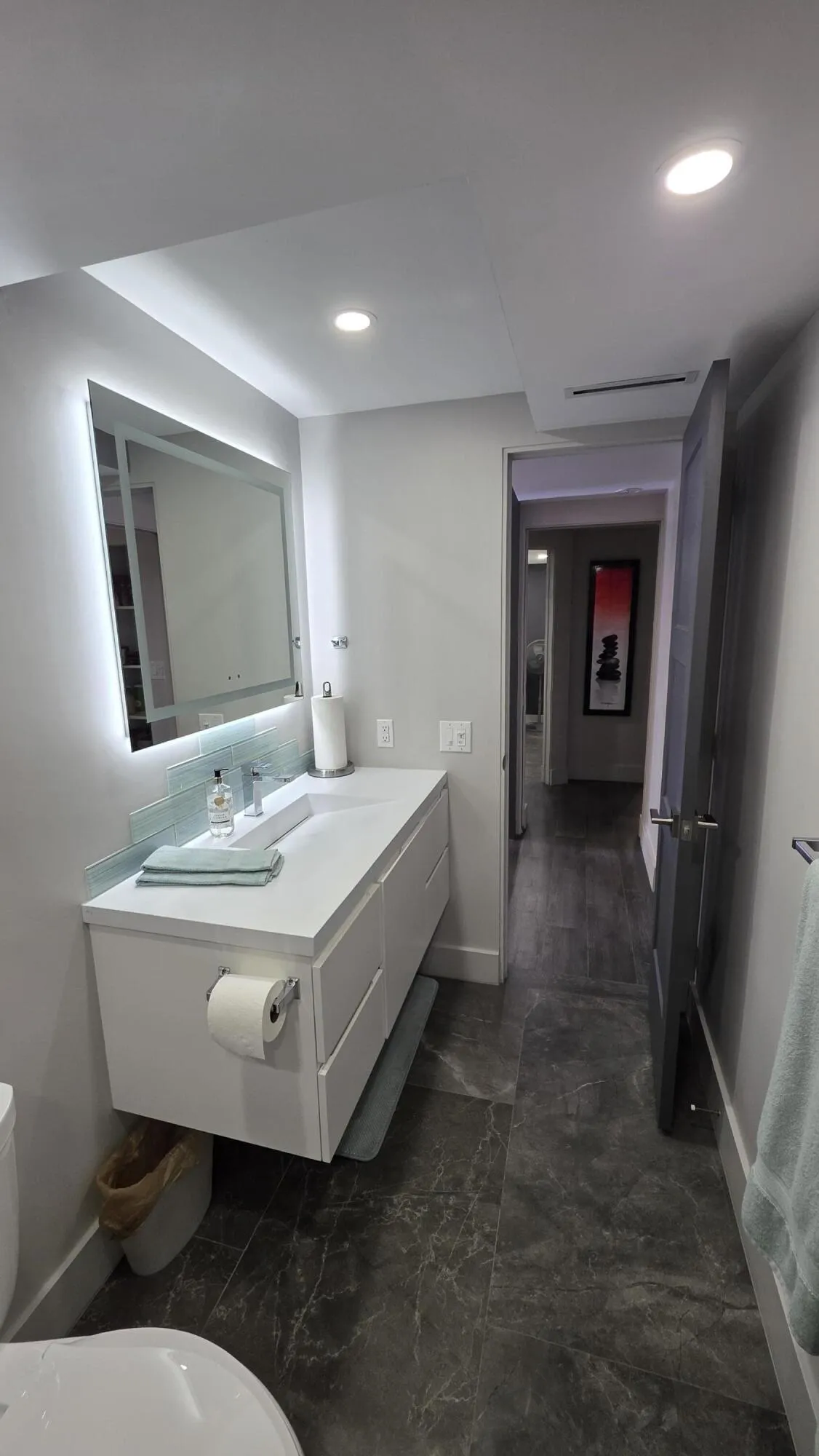 guest bath reverse view