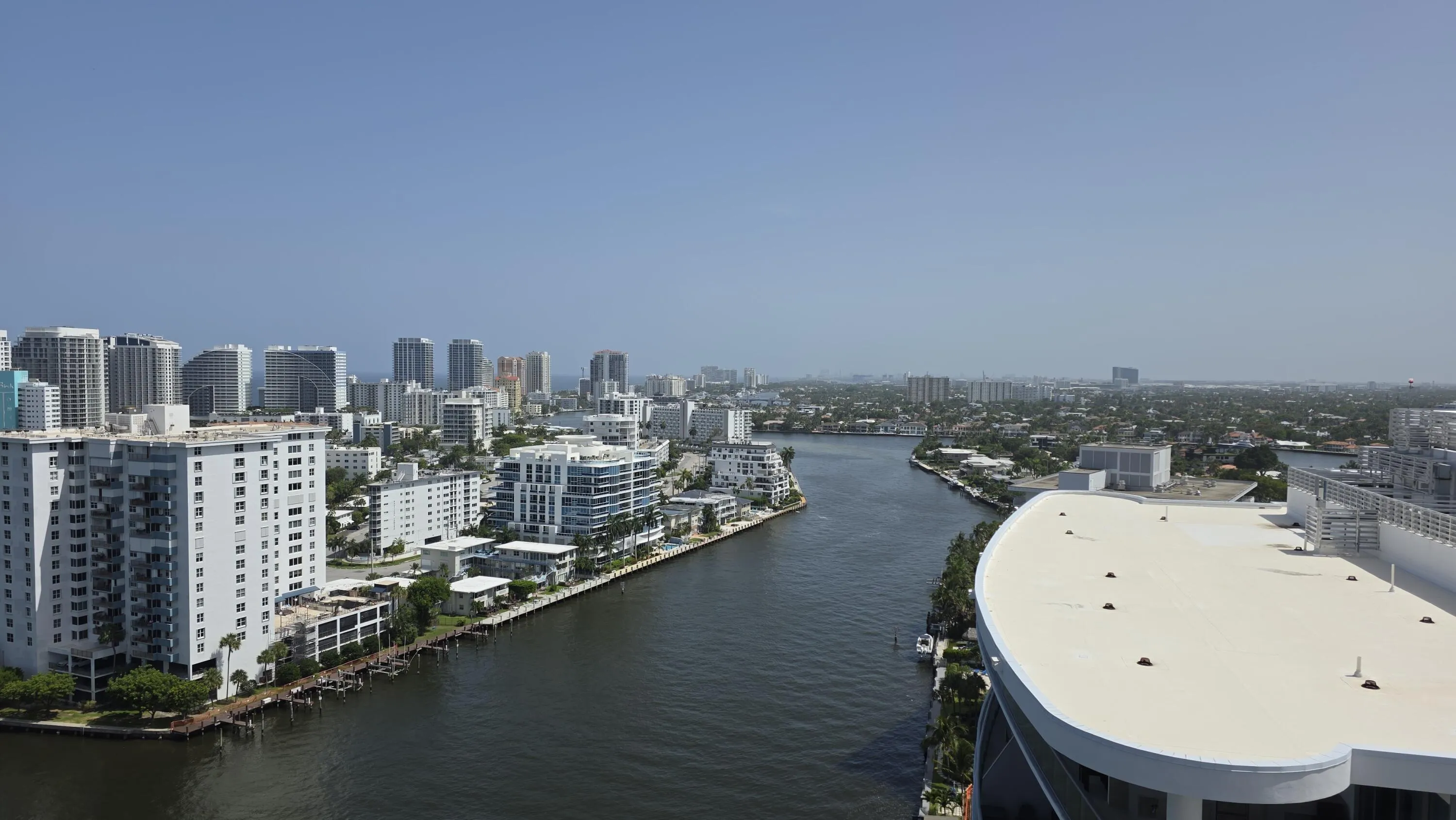 Rooftop view south