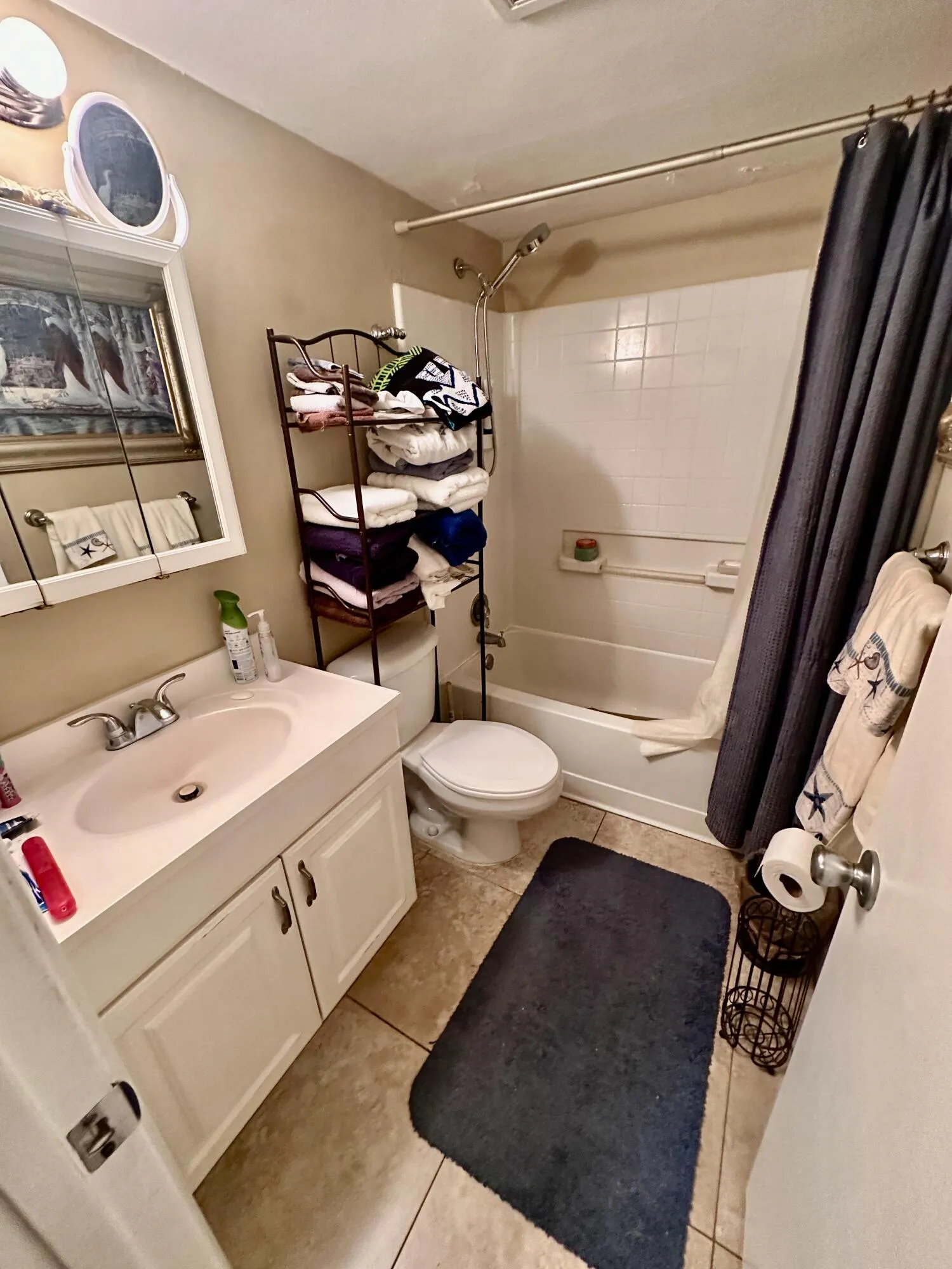 Full Bathroom