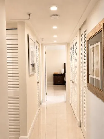Hall to Bedrooms
