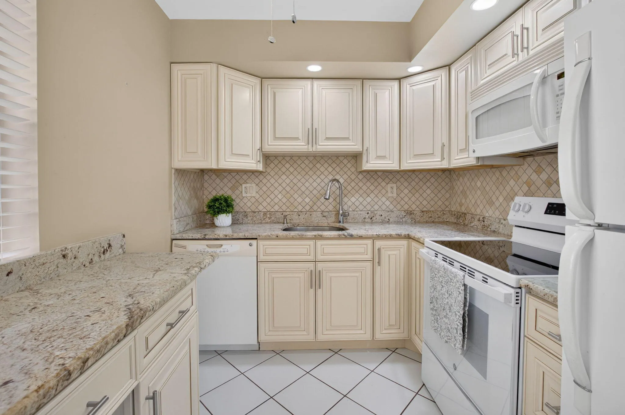 332 CAPRI G KITCHEN