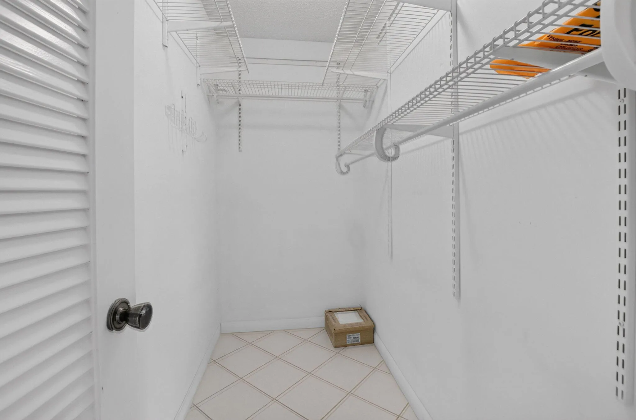 332 CAPRI G WALK IN CLOSET