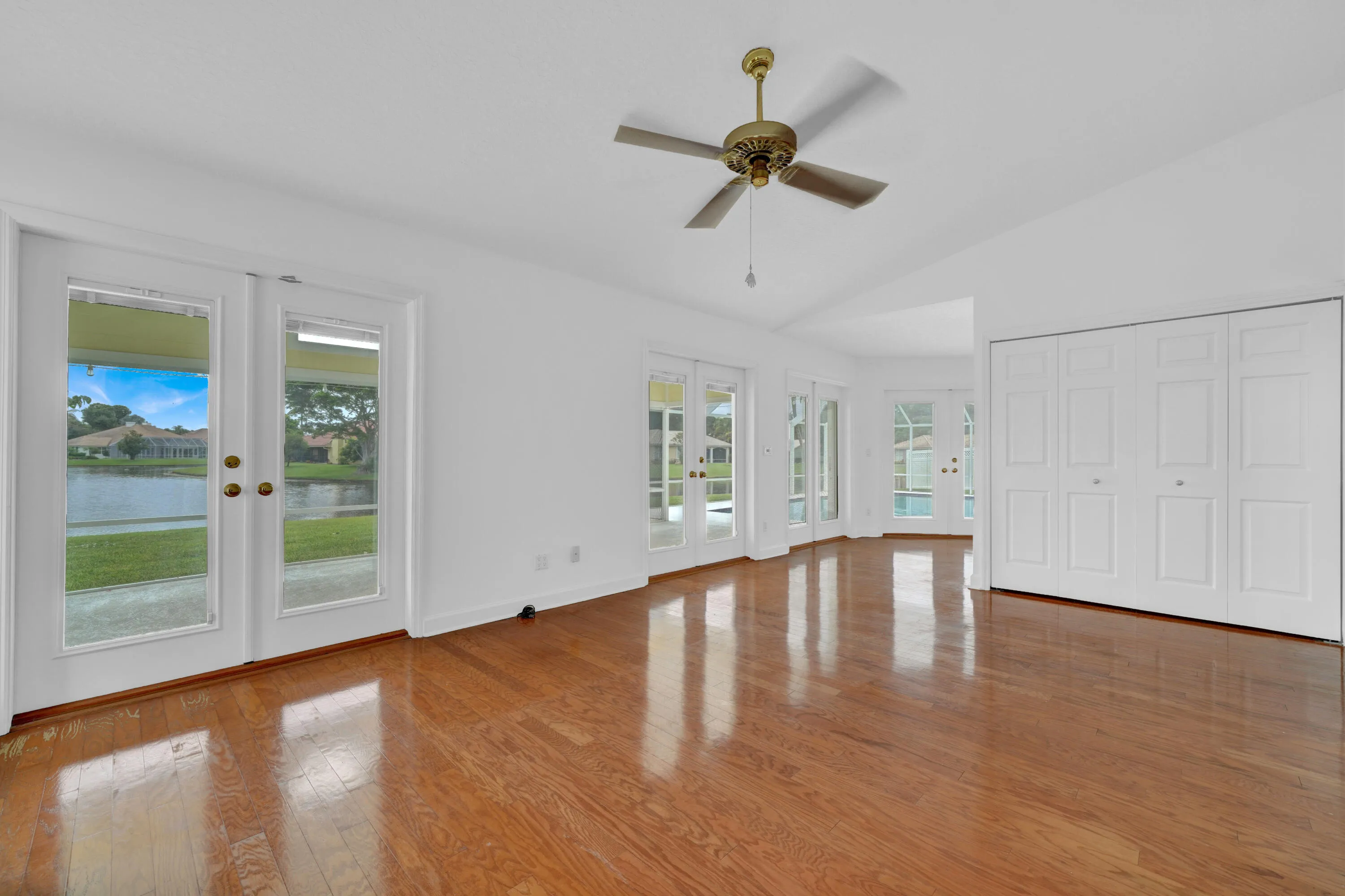 Family Room - Wet Bar Closed