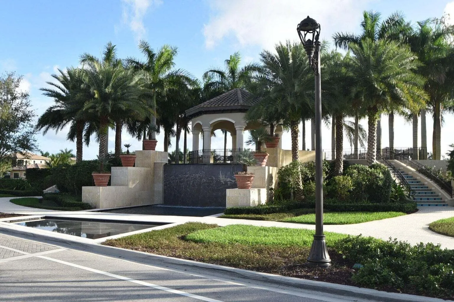 COMMUNITY ENTRACE