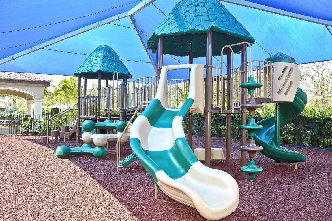 KIDS PLAY GROUND