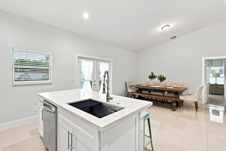 15_3242_sw_escarole_st_port_st_lucie_fl_