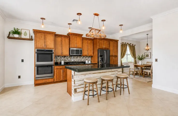 15938 Kitchen 1