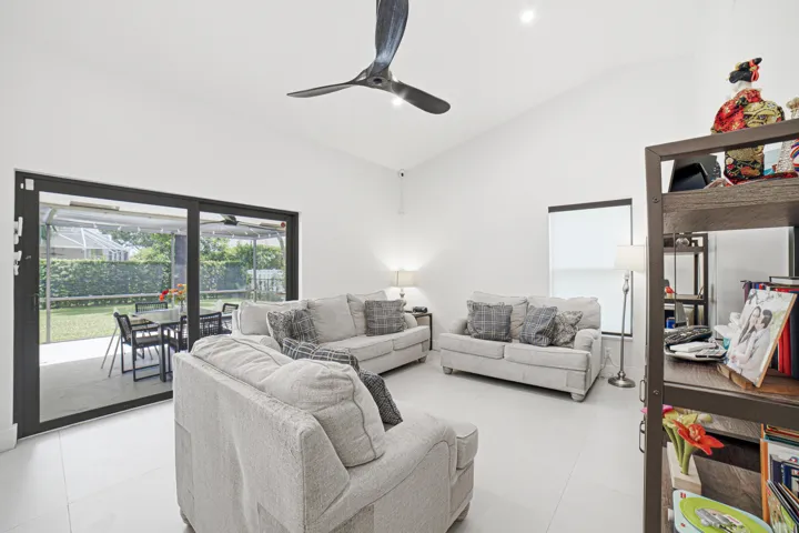 Livingroom-B