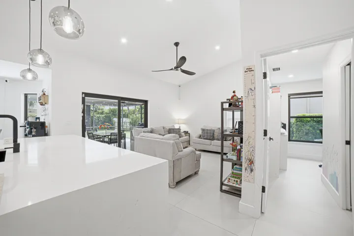 Livingroom-C (1)