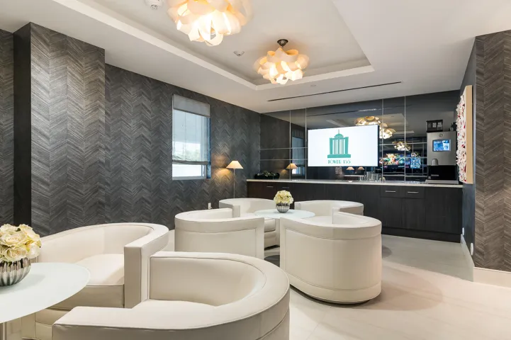 21 Cyber Lounge
