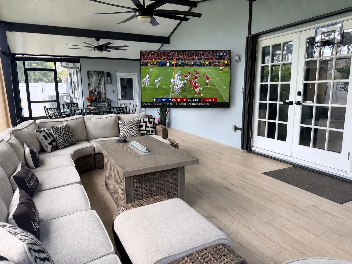 Patio_85 inch tv